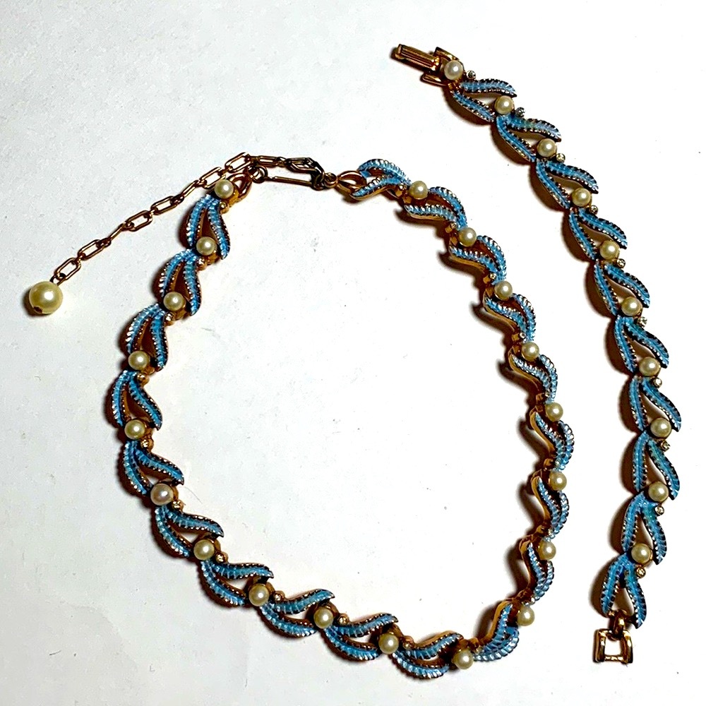 Hobé Vintage Necklace and Bracelet - Picture 2 of 8